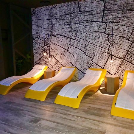 Hotel Lux Divina Brasov Luaran gambar