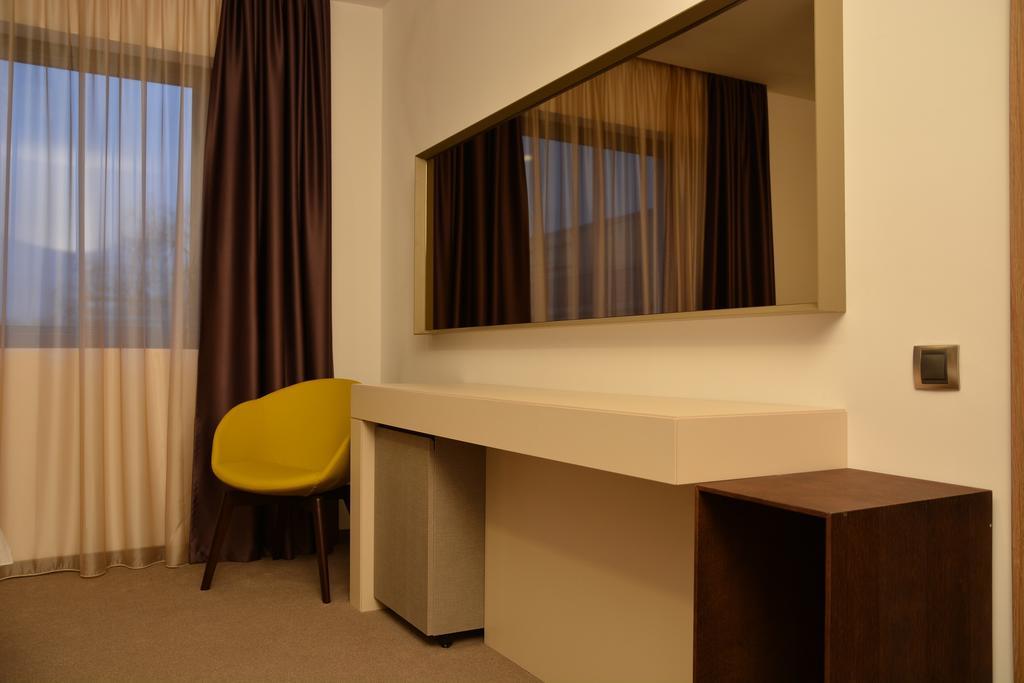 Hotel Lux Divina Brasov Luaran gambar