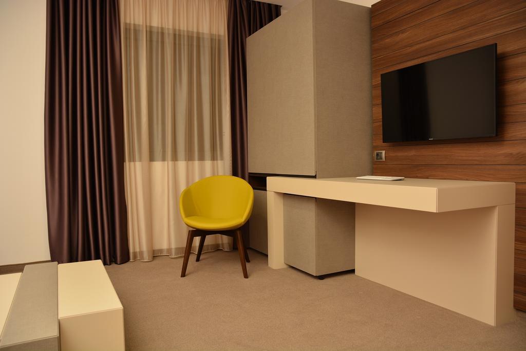 Hotel Lux Divina Brasov Luaran gambar