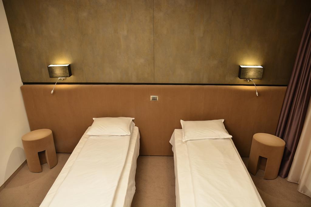 Hotel Lux Divina Brasov Bilik gambar