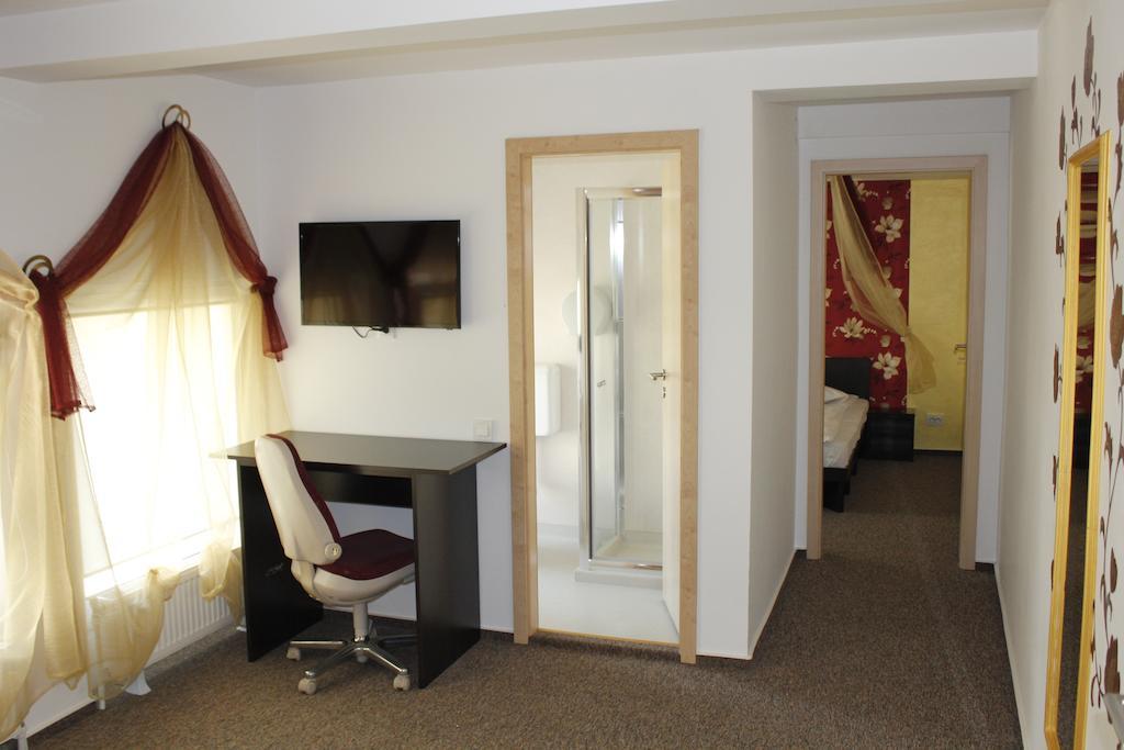 Hotel Lux Divina Brasov Bilik gambar