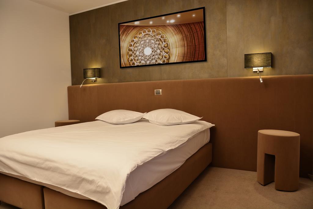 Hotel Lux Divina Brasov Luaran gambar