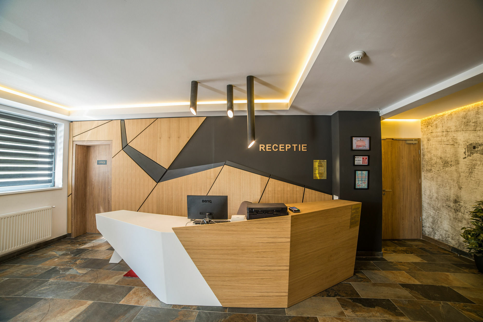 Hotel Lux Divina Brasov Luaran gambar